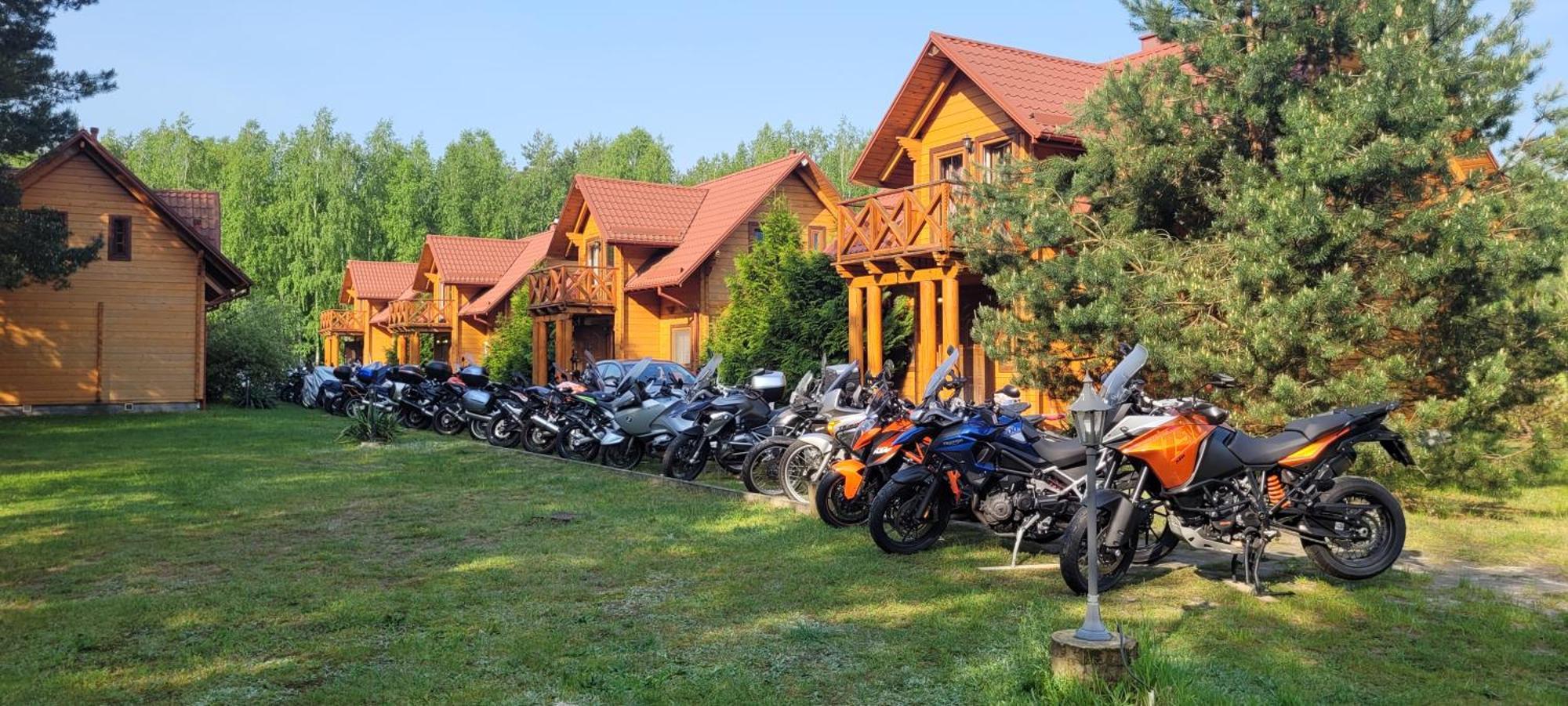 Hotel Osrodek Wypoczynkowy Ranczo à Okuninka Extérieur photo